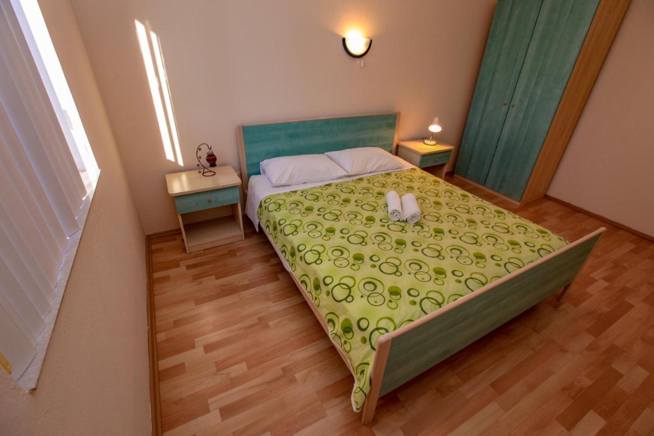 Apartma Perunika Sukosan