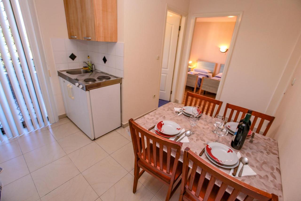 Apartma Perunika *