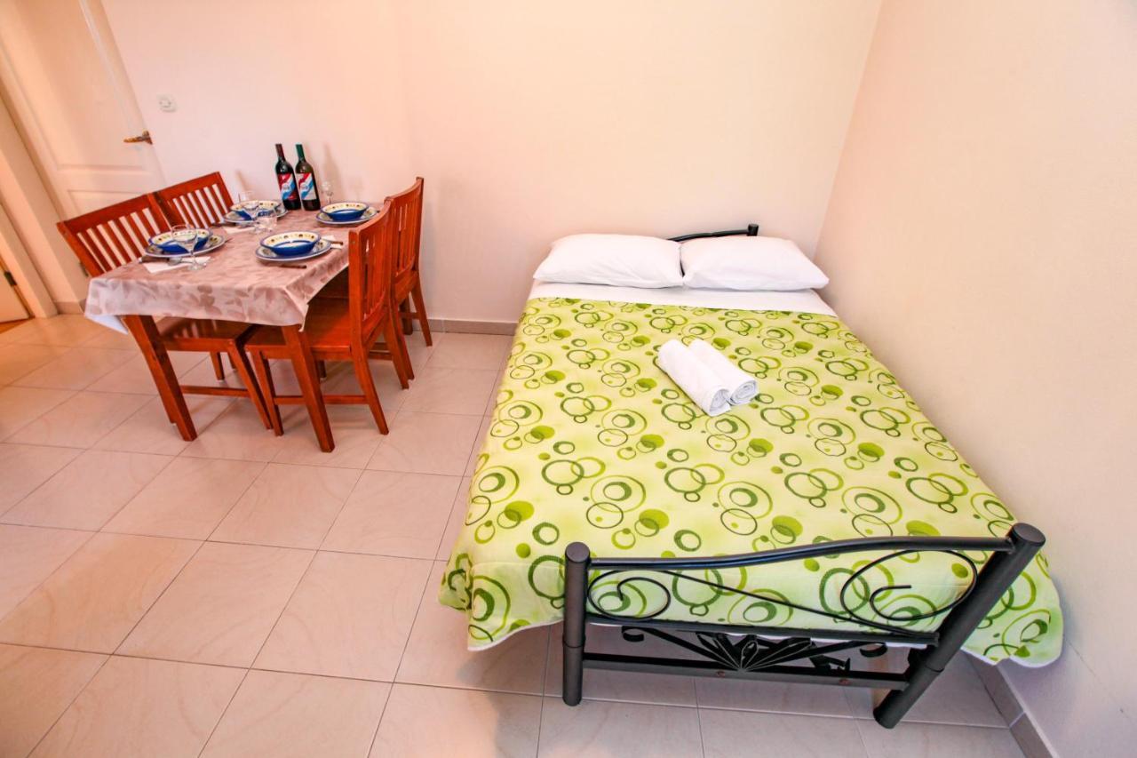 Apartma Perunika *