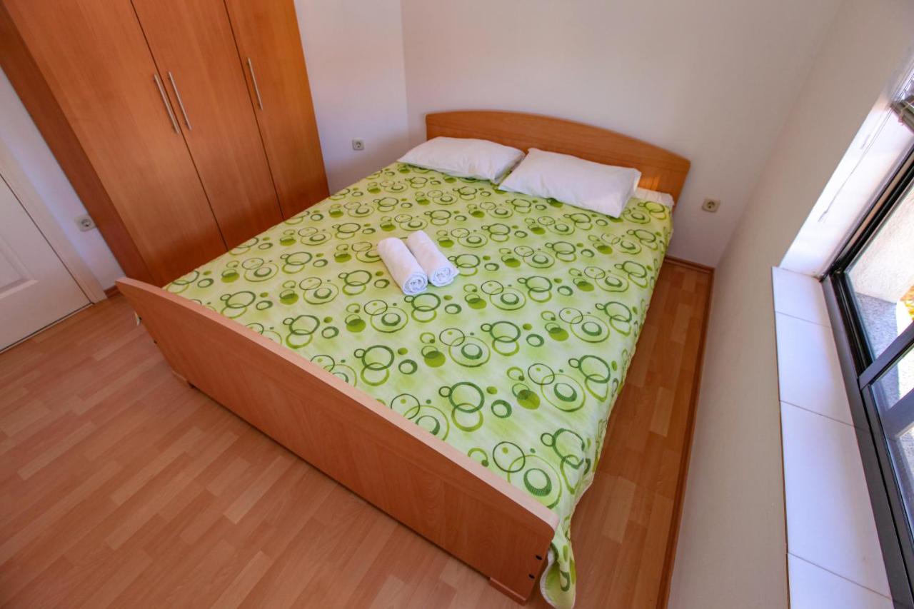 Apartma Perunika Sukosan