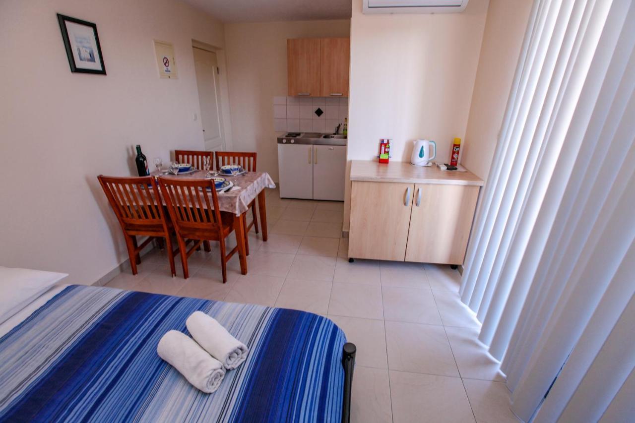 Apartma Perunika *