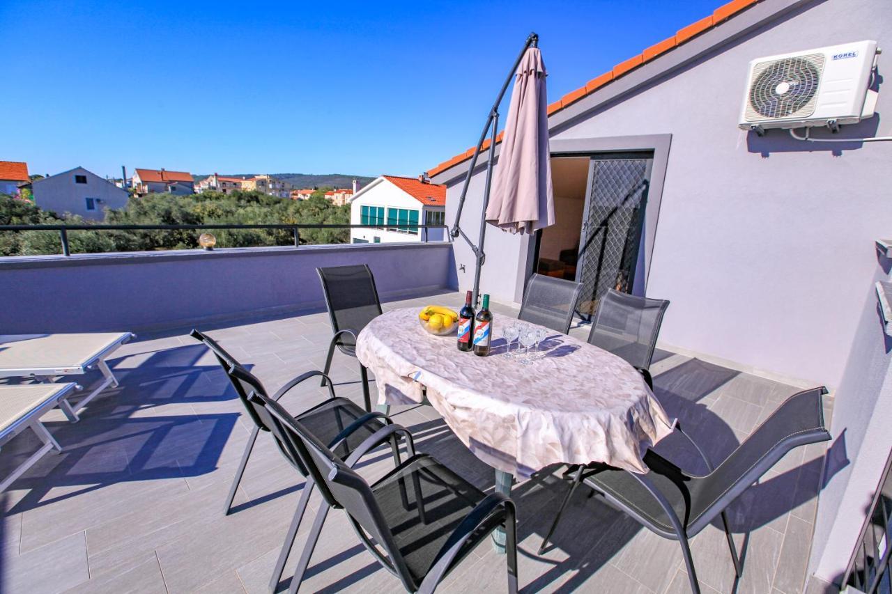 Apartma Perunika *