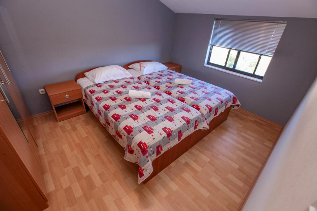 Perunika Apartamento *